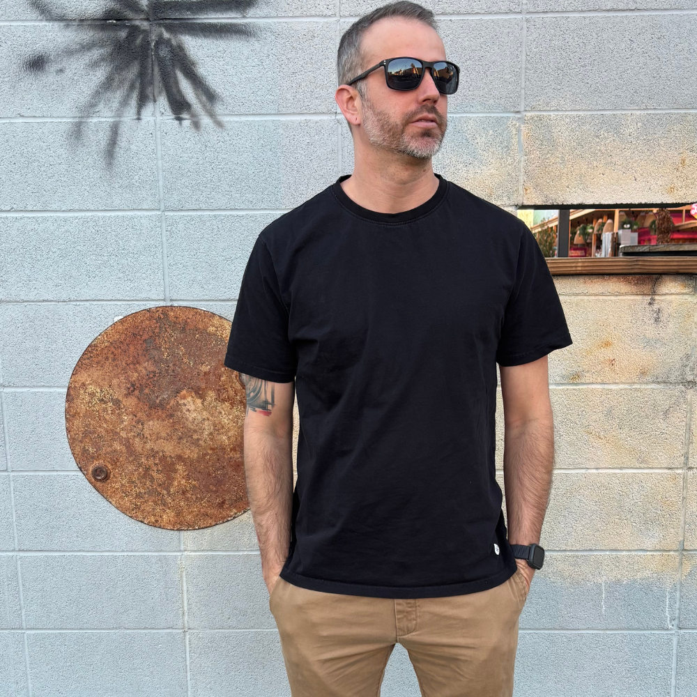 Organic Cotton shirt mens. Black everyday tee