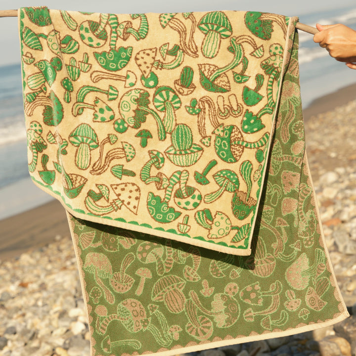 Mollusk Shroom Towel Tan / Green