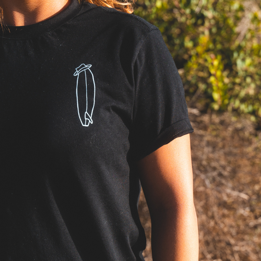 100% cotton surfers tee in black 