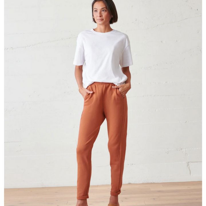 WVN's out and about pant in mocha bisque